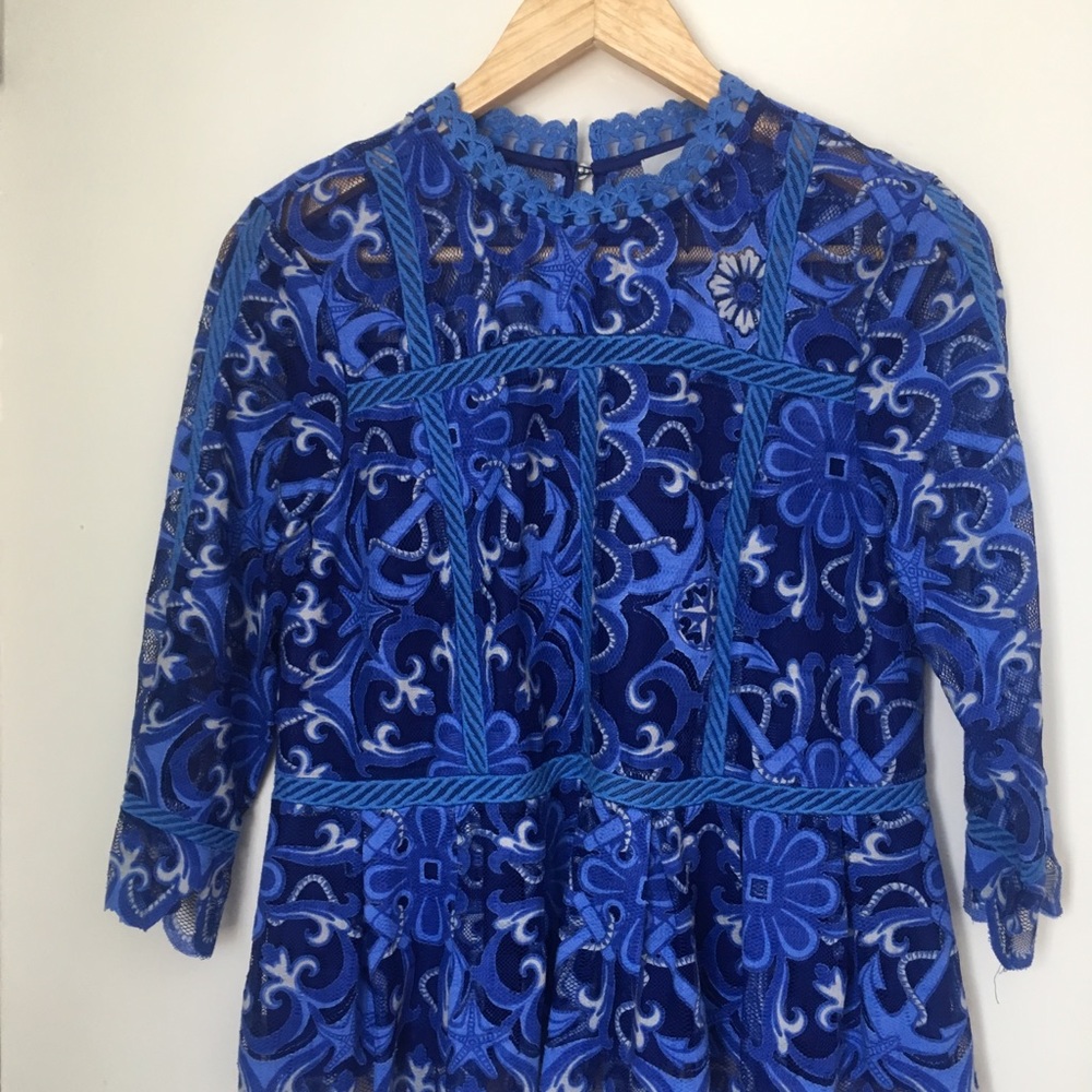 HD in Paris lace shirt